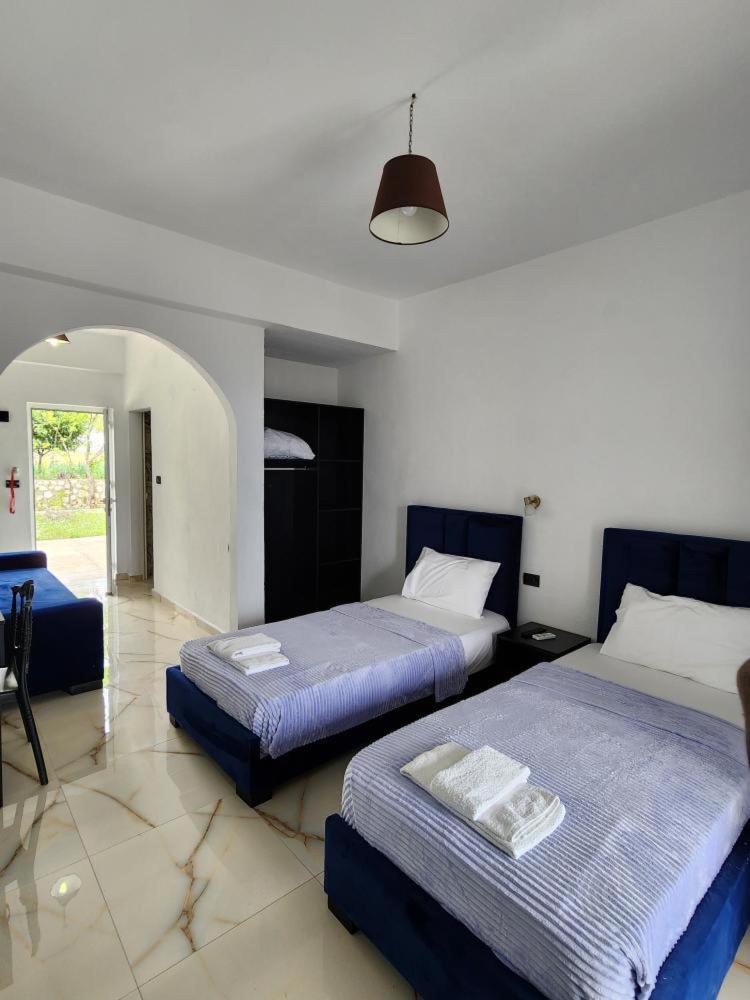 Hotel Corali Himare Fshat